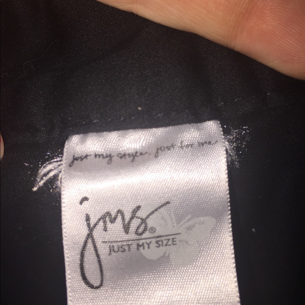 Shorts - Picture 3 of 3